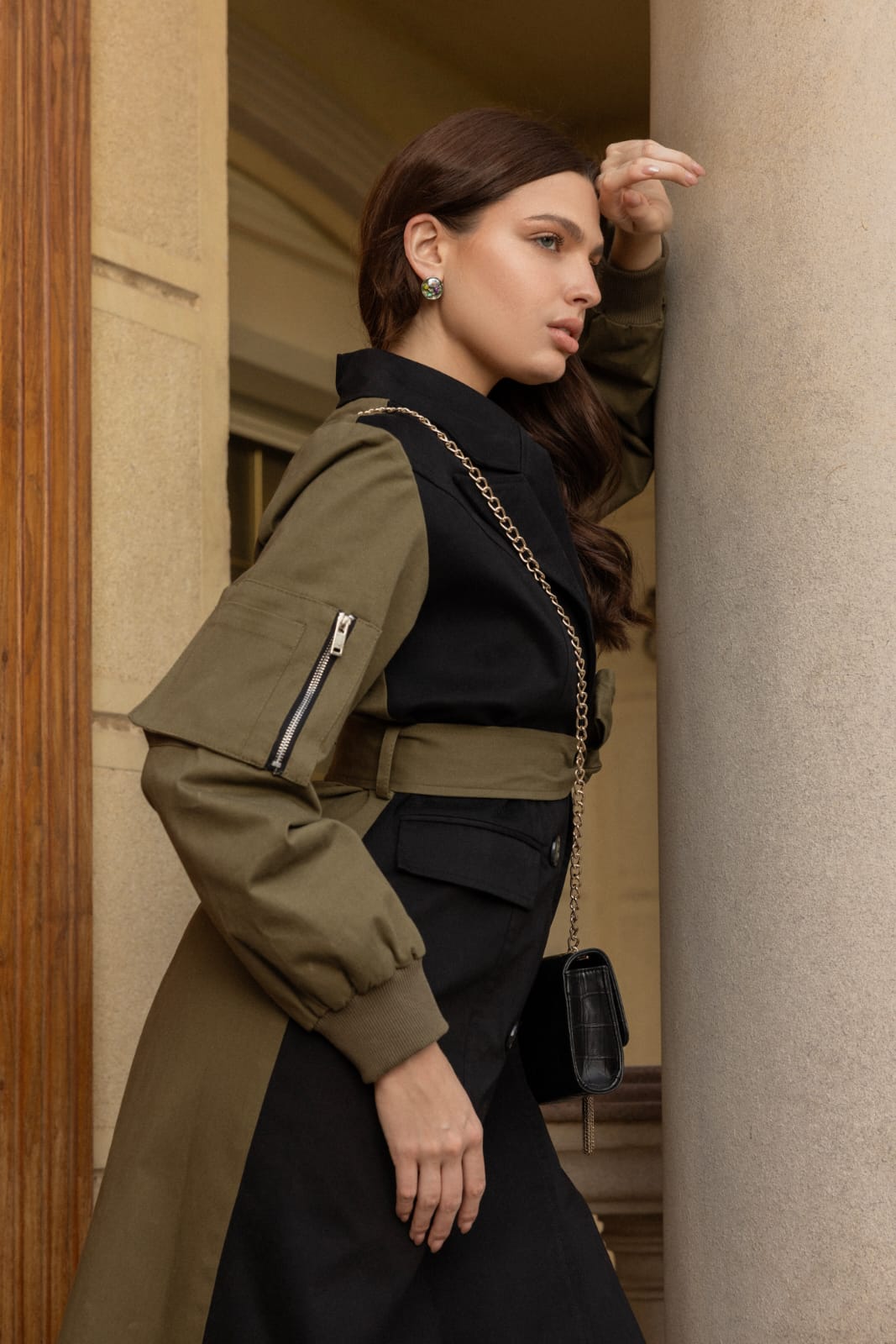 Pocket sleeve trench
